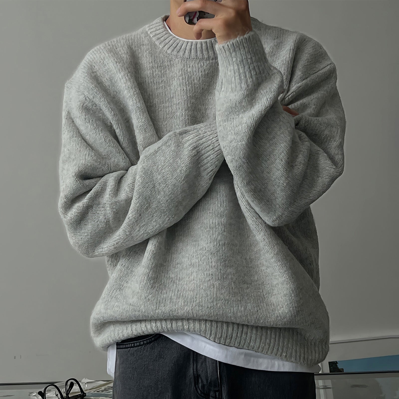 Men's warm and thick solid color round neck sweater
