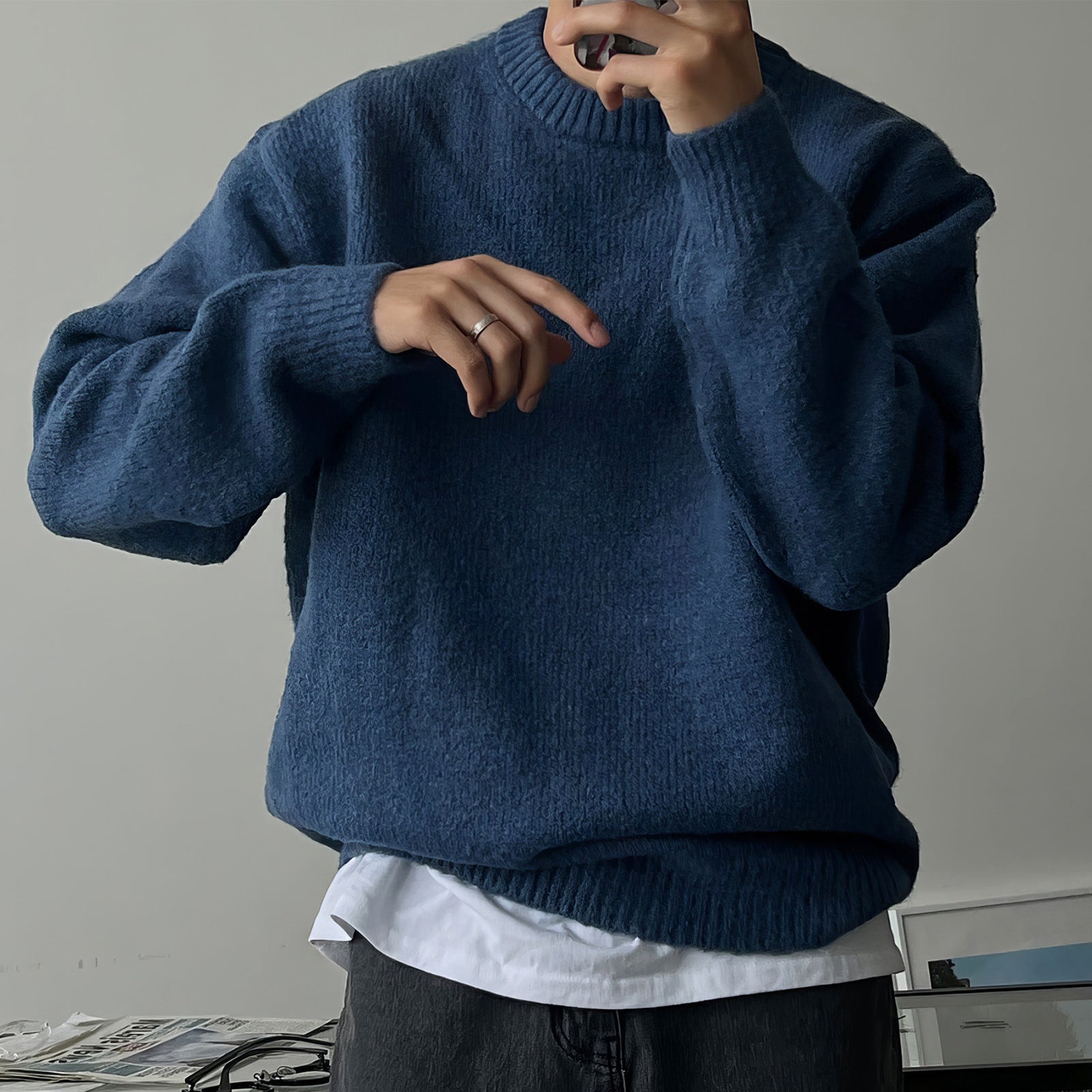 Men's warm and thick solid color round neck sweater