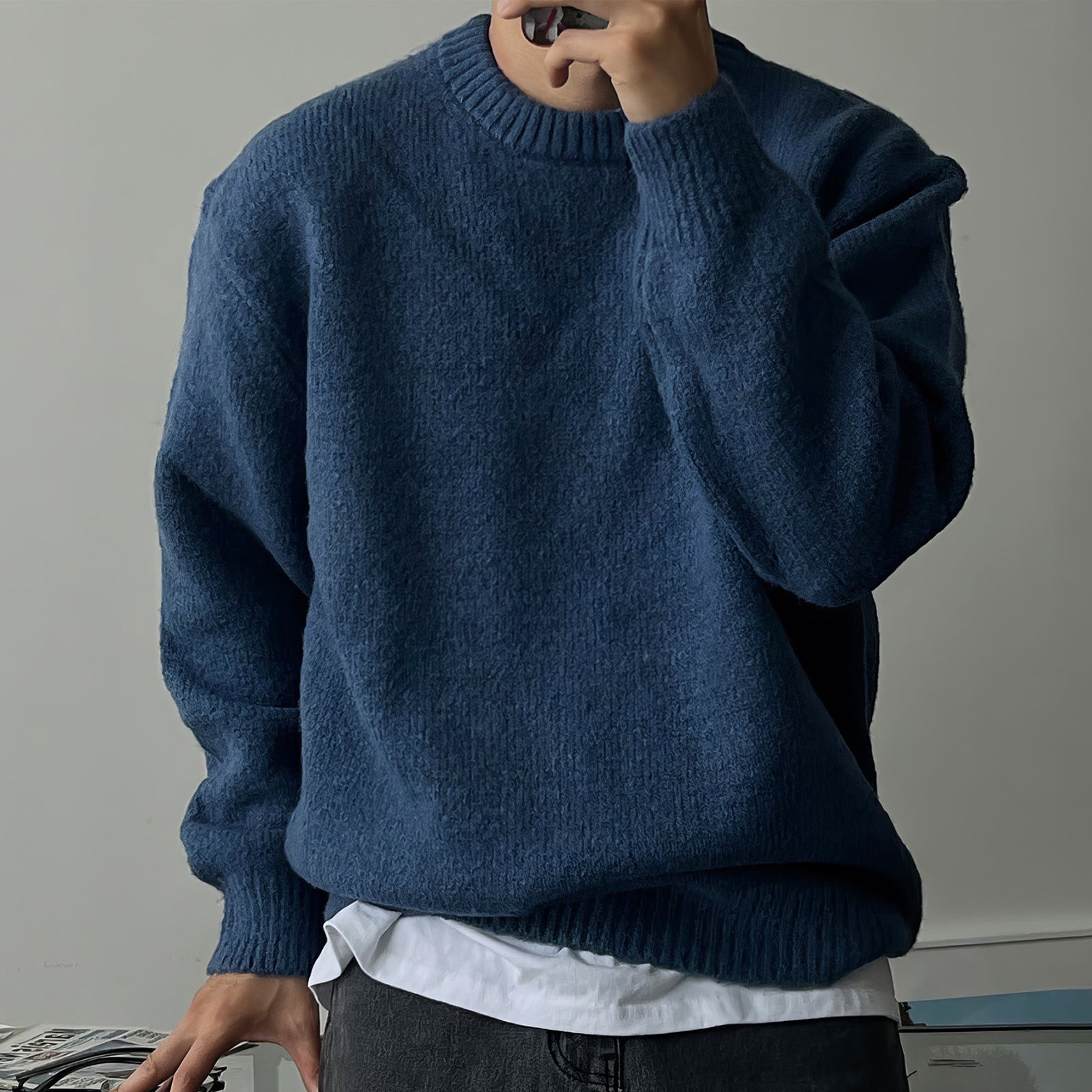 Men's warm and thick solid color round neck sweater